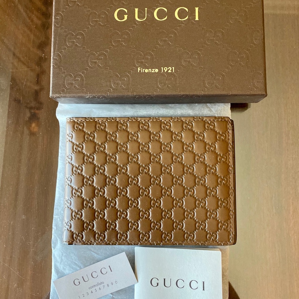 SOLD~~ Authentic Gucci men’s wallet